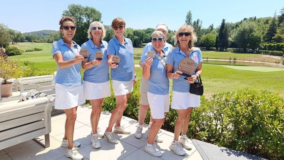Equipe Seniors Dames Championnes de Ligue